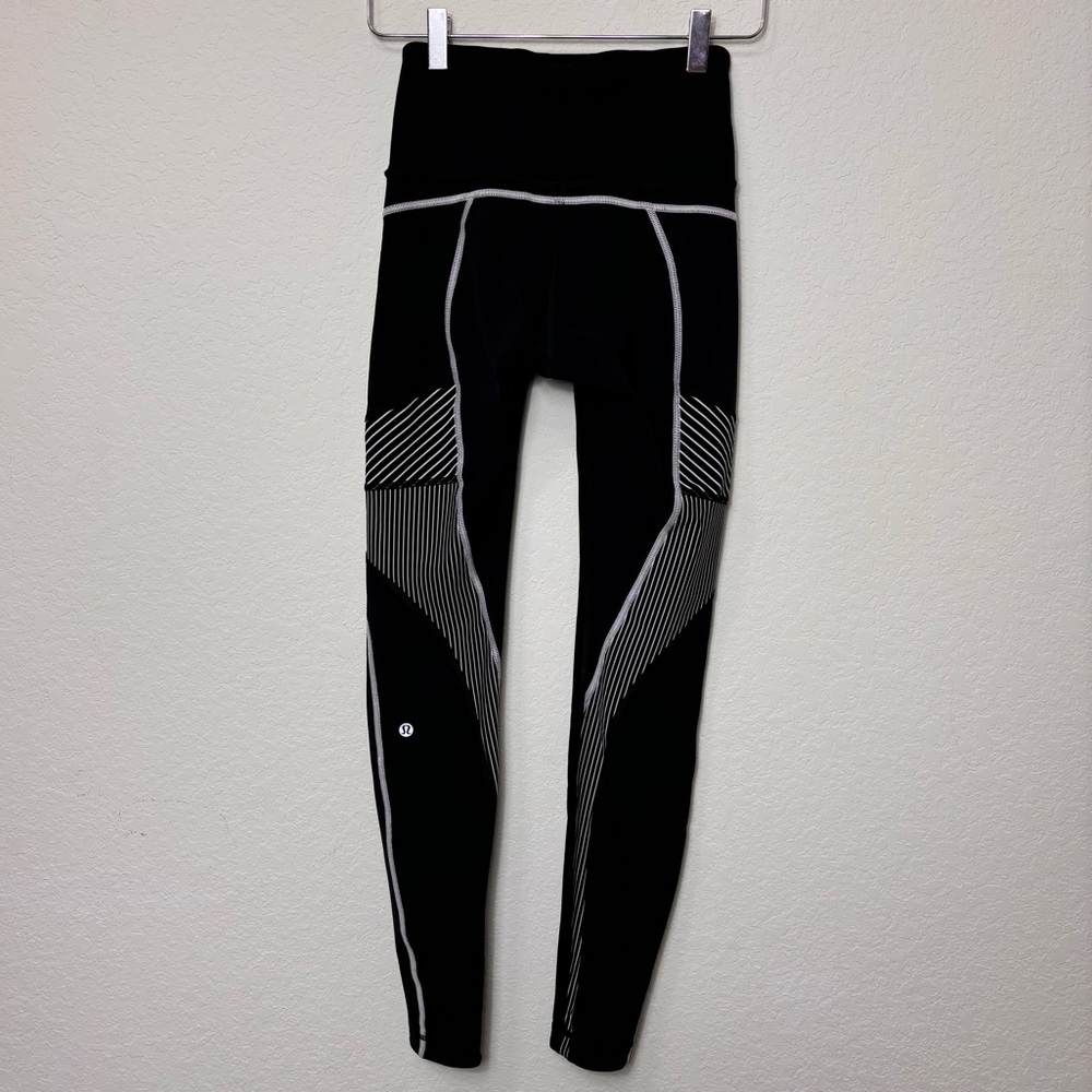 Lululemon Stripped High-Waisted Leggings Size 4 - Picture 5 of 10